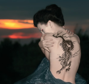 Hiperrealistyczne tatuaże naklejane